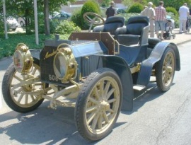 Ein Mercedes Simplex, Baujahr 1902, im Mercedes-Benz-Museum Stuttgart. Bild: Klaus Enslin, Lizenz: Creative Commons Attribution ShareAlike 2.5.