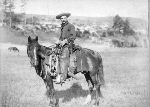 Cowboy aus dem Jahre 1887 mit Chaps. Bild: gemeinfrei